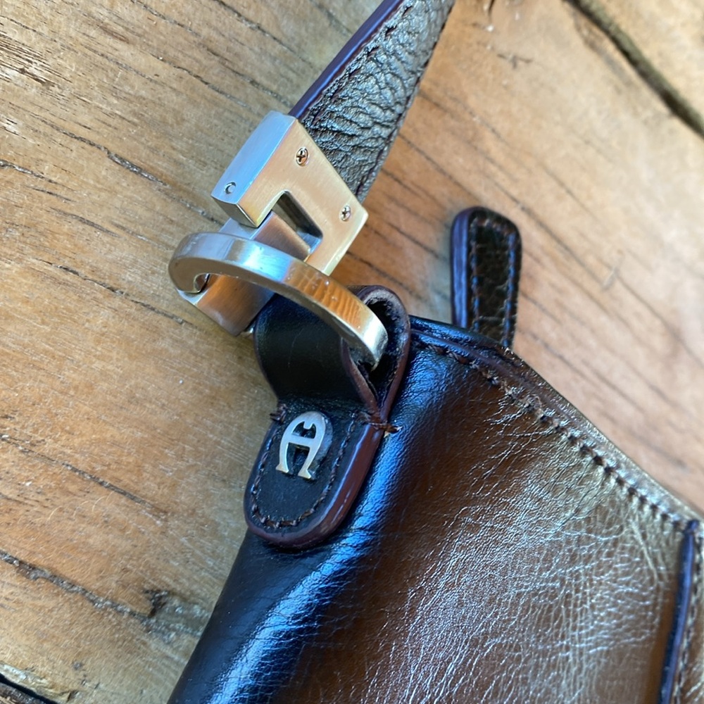 Vintage Aigner black leather handbag - Picture 3 of 14